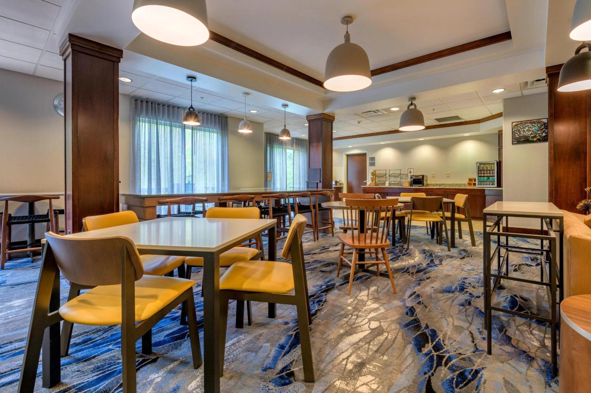 Fairfield Inn & Suites By Marriott Slippery Rock Exterior photo