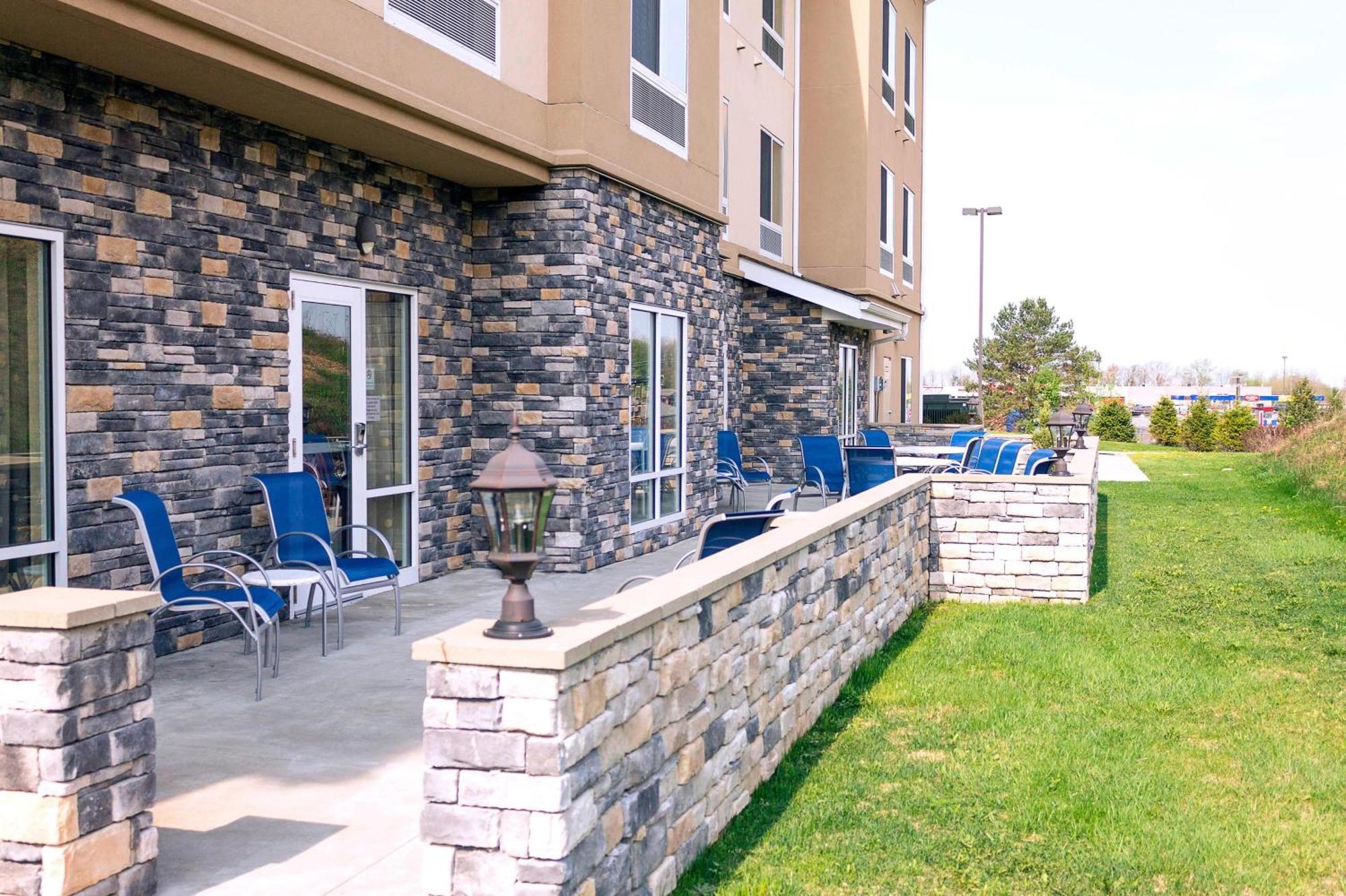Fairfield Inn & Suites By Marriott Slippery Rock Exterior photo